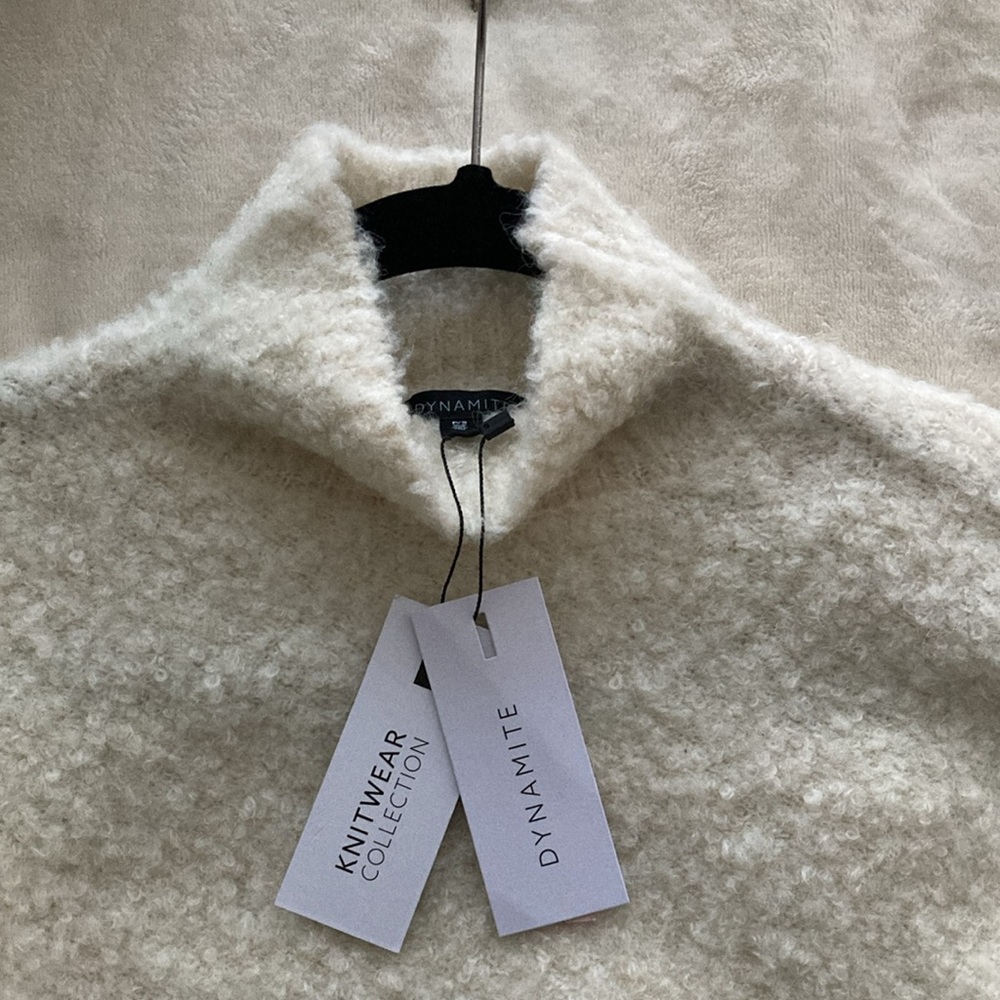 *NWT* Dynamite Boucle Mock Neck Sweater - Picture 3 of 3